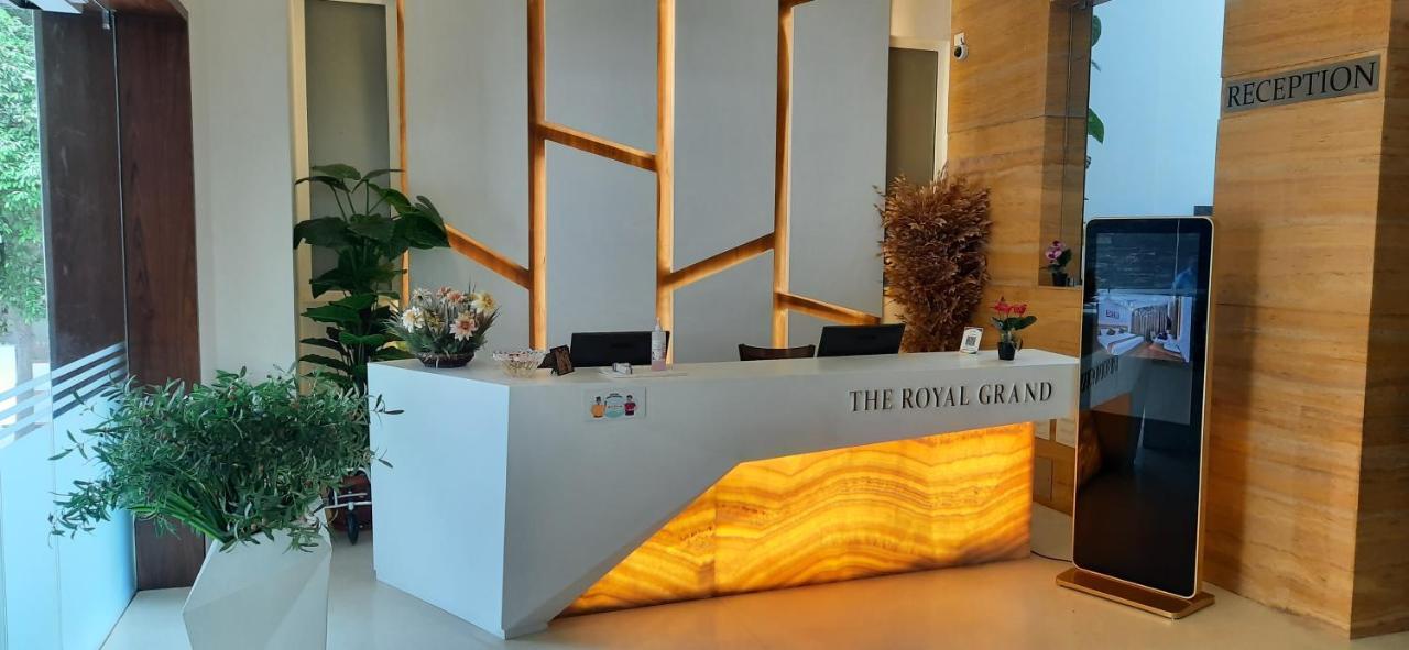 The Royal Grand Hotel Karūr Exterior foto