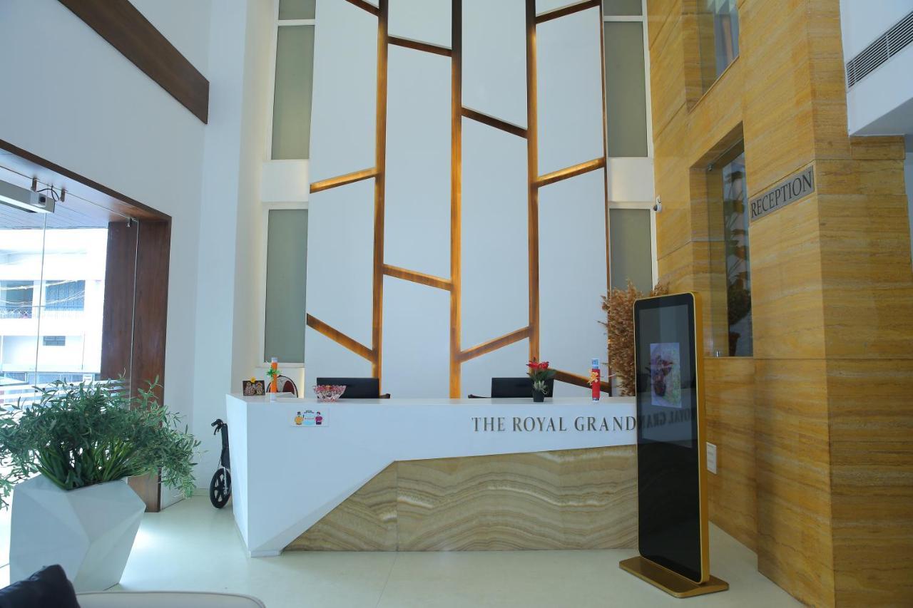 The Royal Grand Hotel Karūr Exterior foto